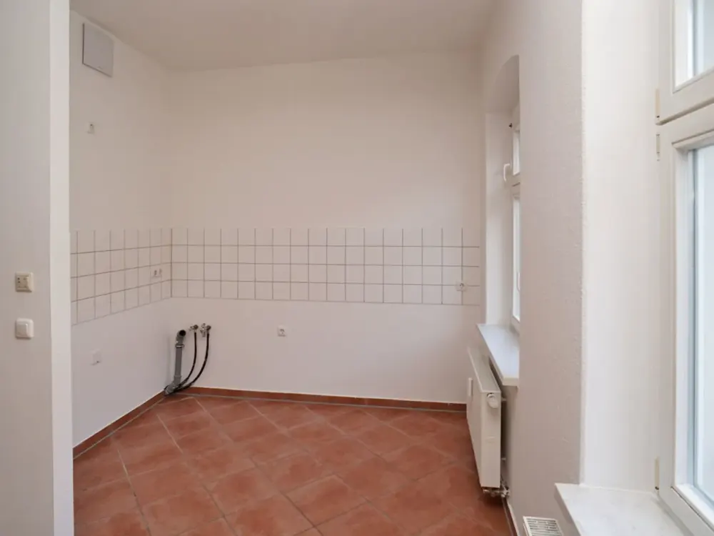 Pirna, Altstadt: Bathtub + Fitted Kitchen