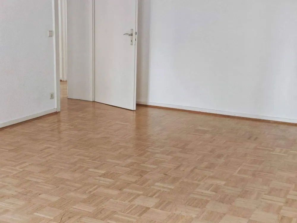 4ZW ALTBAUWOHNUN WANNENBAD DUSCHE KÜCHE GÄSTE WC PARKETT ZENTRAL ECKENHEIMER LANDSTR 3 LAUFNÄHE ZUR ZEIIL U 5