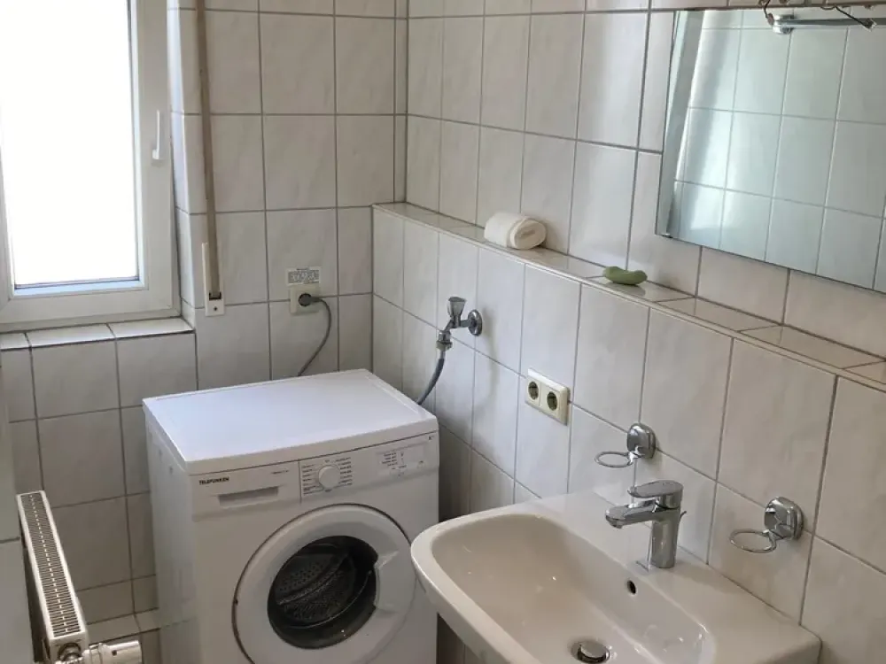 Schöne 1-Zimmerwohnung, teilmöbliert