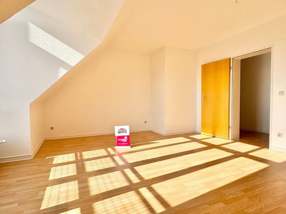 Dachgeschoss! 3-Zimmer-Wohnung mit Tageslichtbad und Badewanne in Rostock-Toitenwinkel
