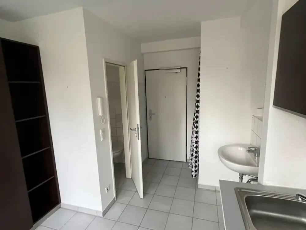 Möbliertes 1-Zimmer-Apartment mit Schrankbett, kompakt & praktisch