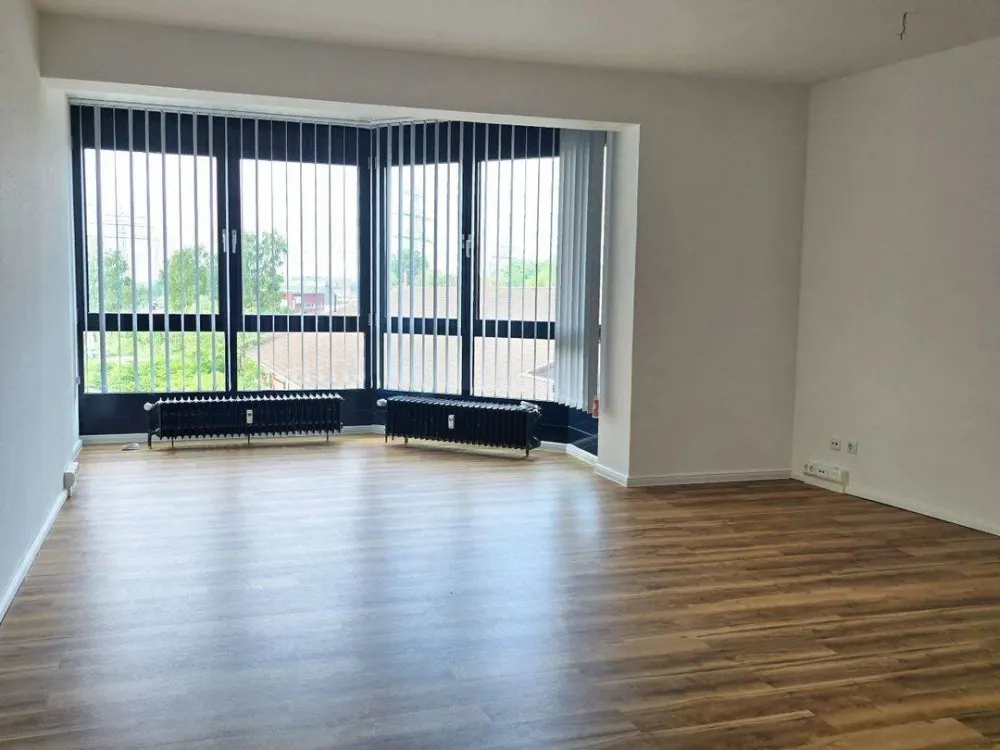 moderne 3-Zimmer Wohnung mit neuer Küche - Erstbezug