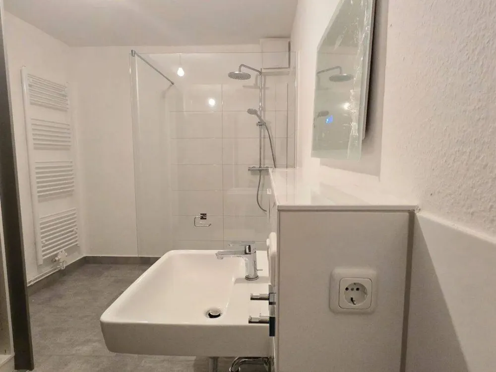 moderne 3-Zimmer Wohnung mit neuer Küche - Erstbezug