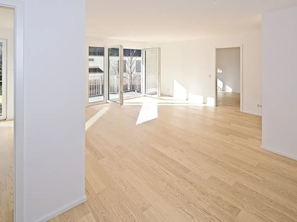 Neuwertige, helle 3-Zimmer-Wohnung mit Balkon, Klimaanlage & TG-Stellplatz in München-Ramersdorf