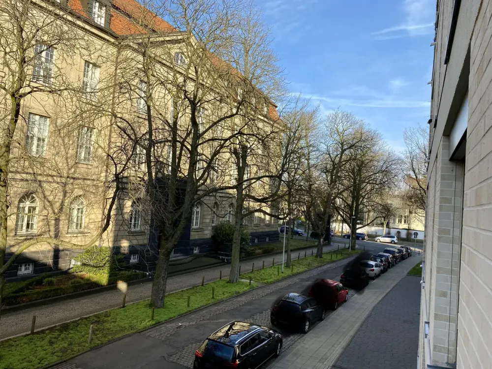 2 rooms, 2nd floor, fitted kitchen, loggia, shower bath in Zooviertel Hannover