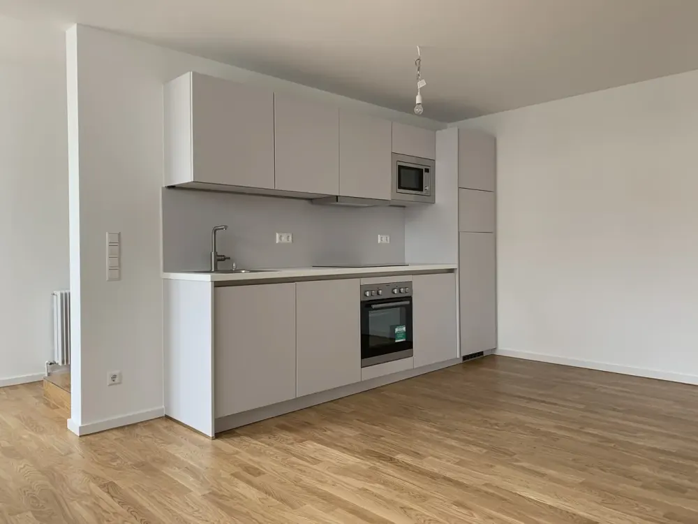 Modern 3-Room Apartment in an Absolute Prime City Location