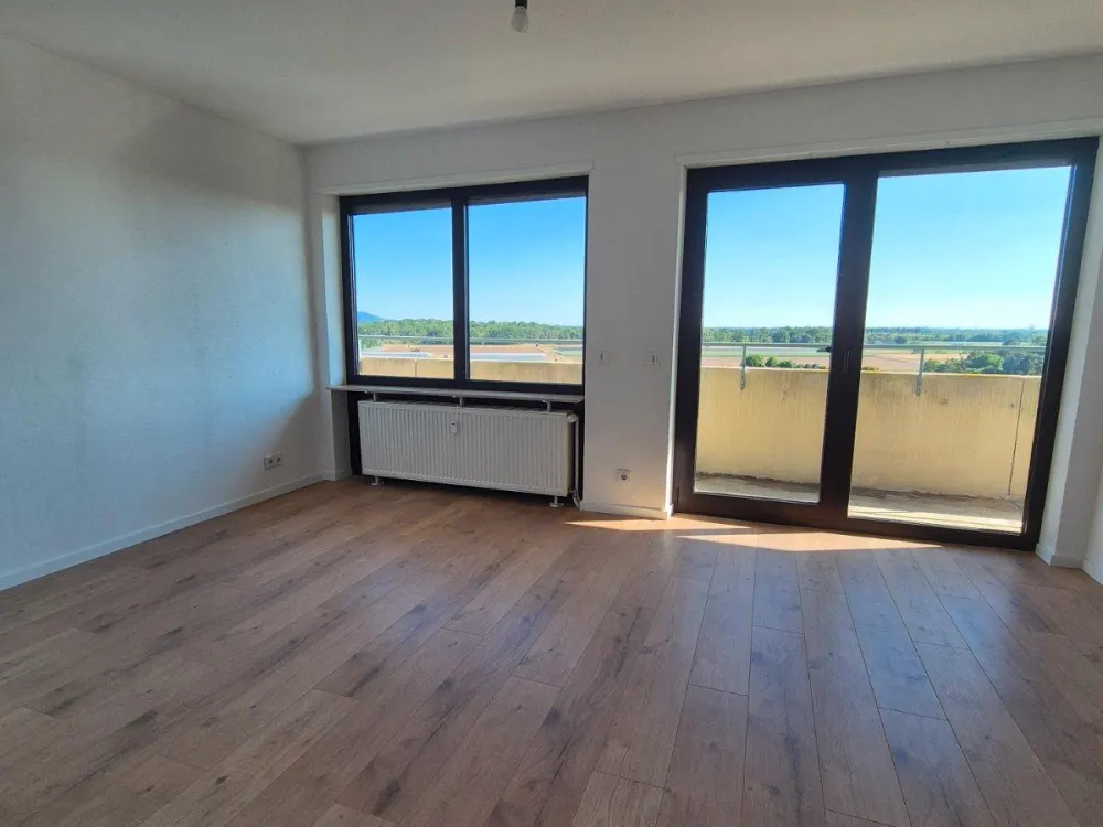Wohnen mit Weitblick: Frisch renovierte 3-Zimmer-Wohnung