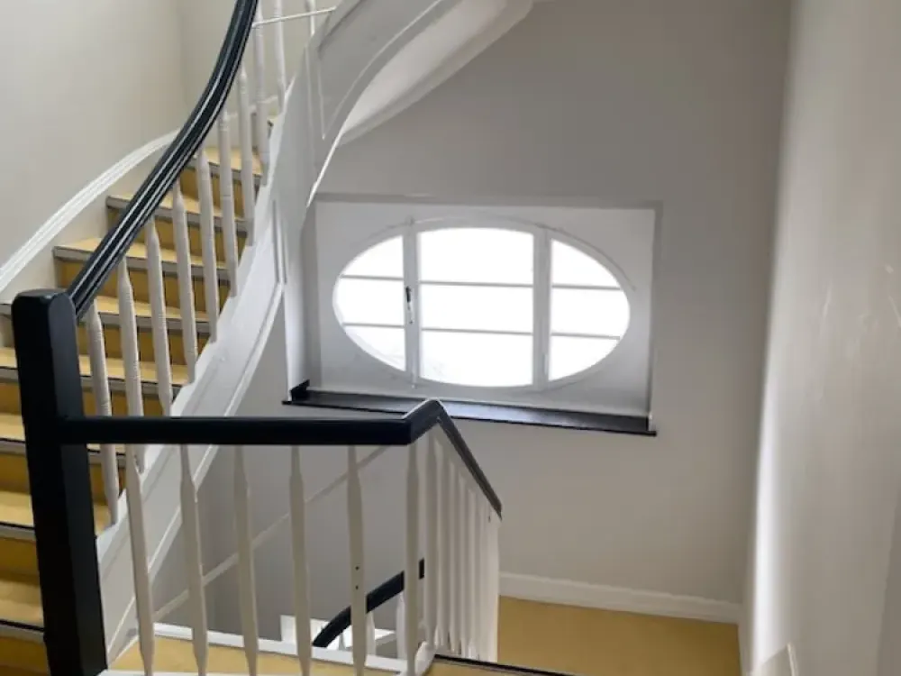 2-Zimmer Altbauwohnung mit Balkon am Stadtgarten