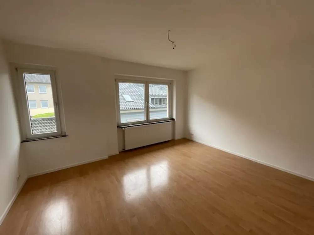 2-Zimmer Altbauwohnung mit Balkon am Stadtgarten
