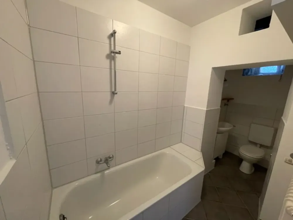 2-Zimmer Altbauwohnung mit Balkon am Stadtgarten