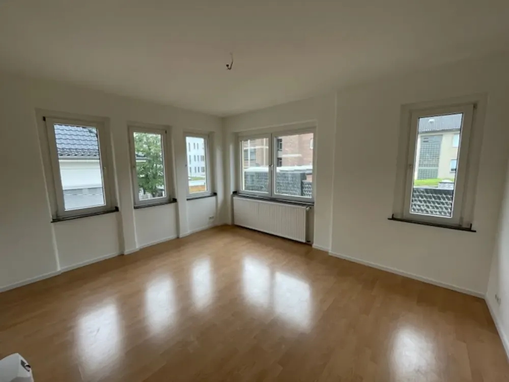 2-Zimmer Altbauwohnung mit Balkon am Stadtgarten