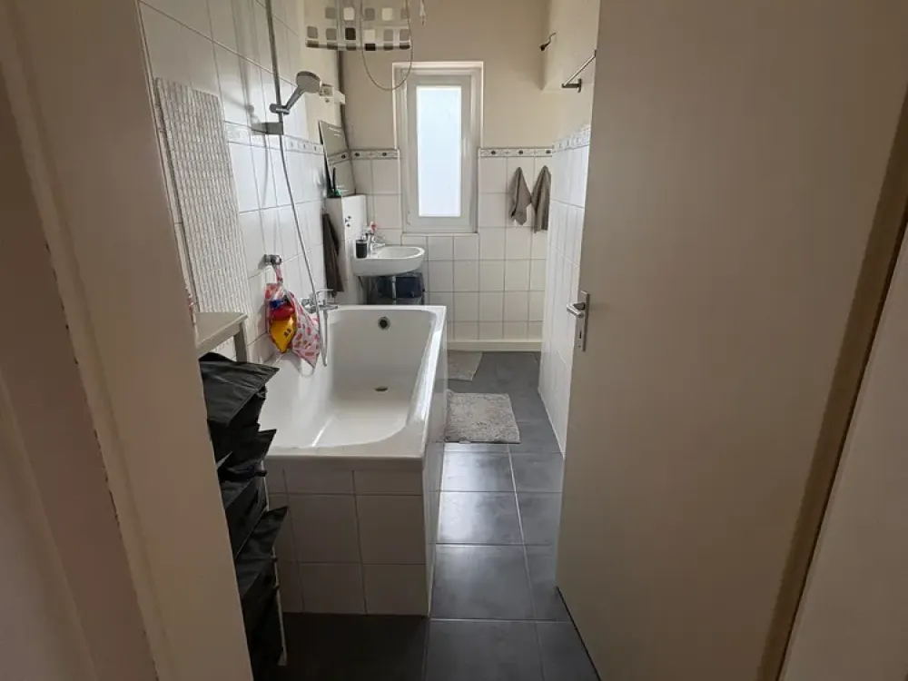 Helle 3-Zimmer-Wohnung mit Gartenmitnutzung in Saarbrücken-Altenkessel, WG-geeignet