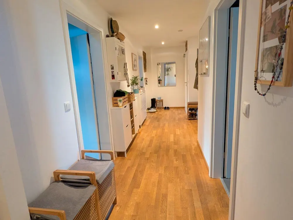 99 m² Dachgeschoss-Traum mit freigelegten Balken & großer Küche