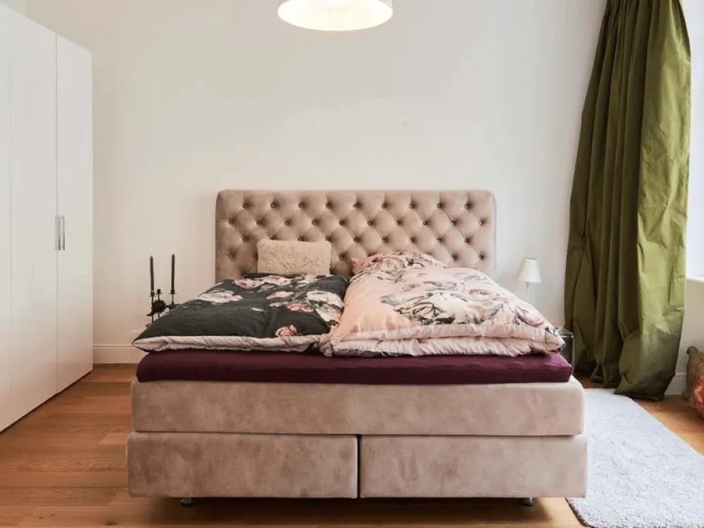 Wunderschöne 2-Zimmer Altbauwohnung im Agnesviertel