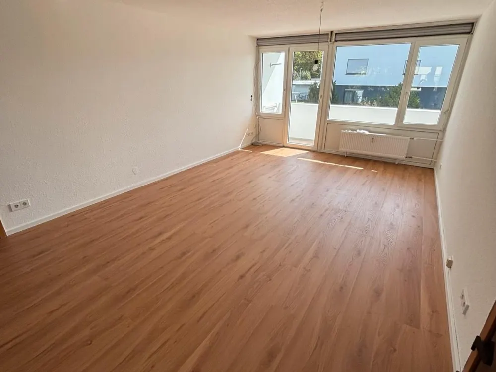 Helle, frisch renovierte 2,5-Zimmer-Wohnung in ruhiger Lage