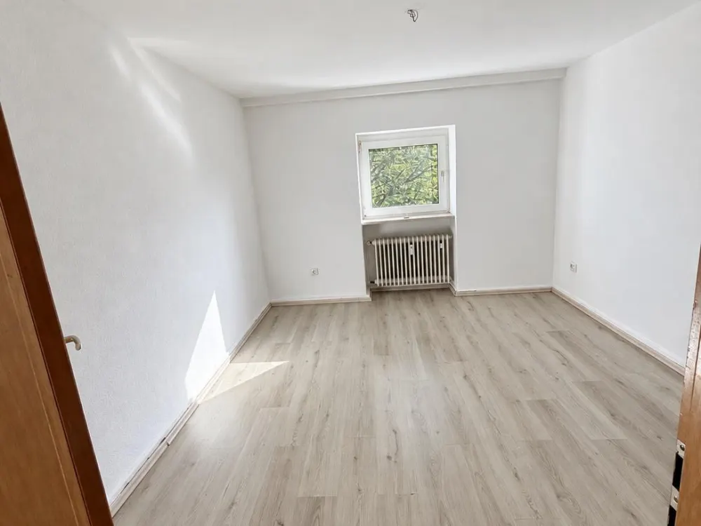Frisch renovierte Wohnung mit 103 m² in gepflegtem MFH