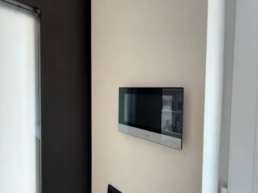 Kernsanierte vollmöblierte Wohnung Energieklasse A inkl. EBK, Keller, Terrasse und eigenem Garten