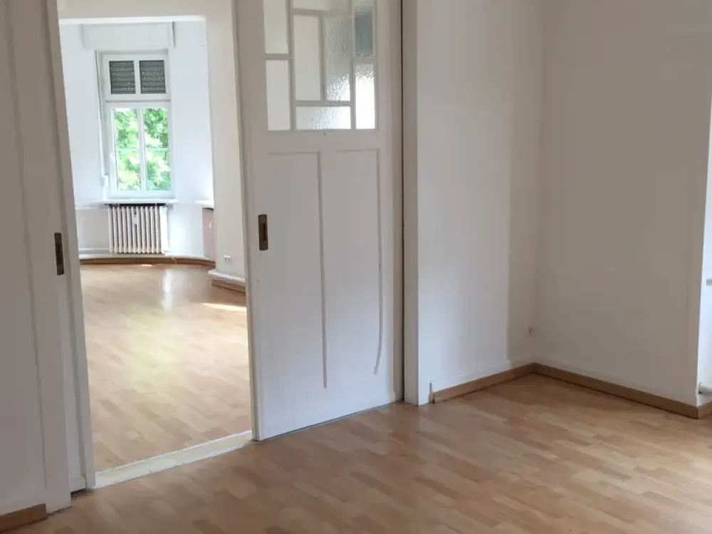 Schöne fünf Zimmer Wohnung in Saarbrücken in Nauwieser Viertel