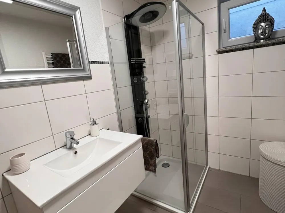 2 Zi. Wohnung ab 01.11.26 bis max. 31.04.27 in Friedrichshafen