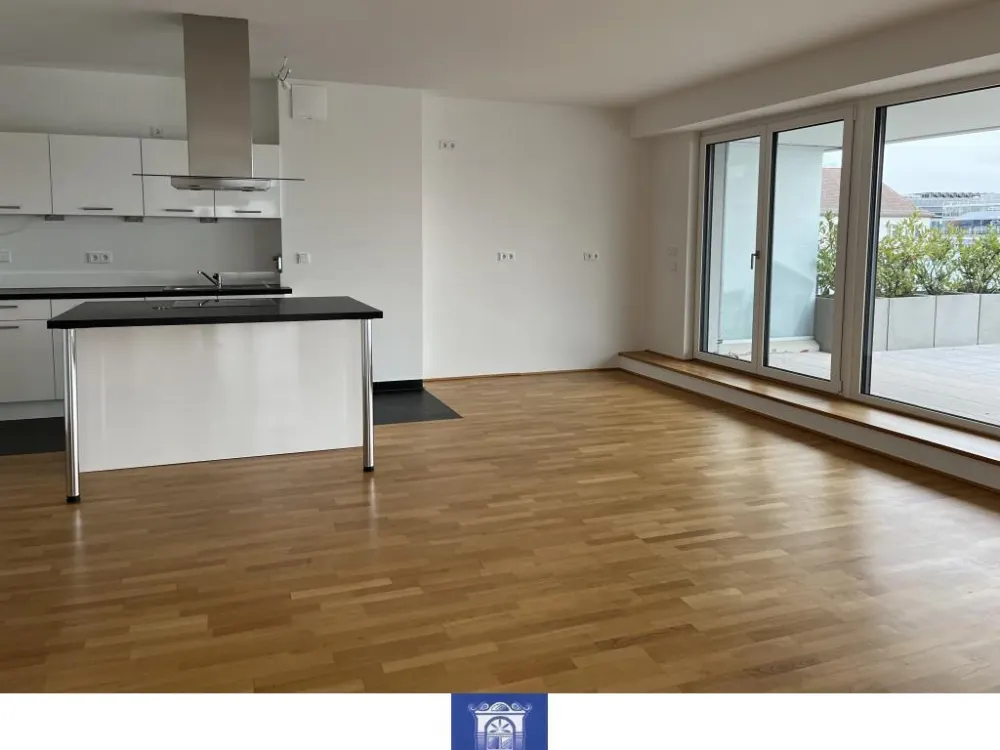 Stilvolle Wohnung mit viel Platz, zwei Bädern und umlaufender Terrasse!