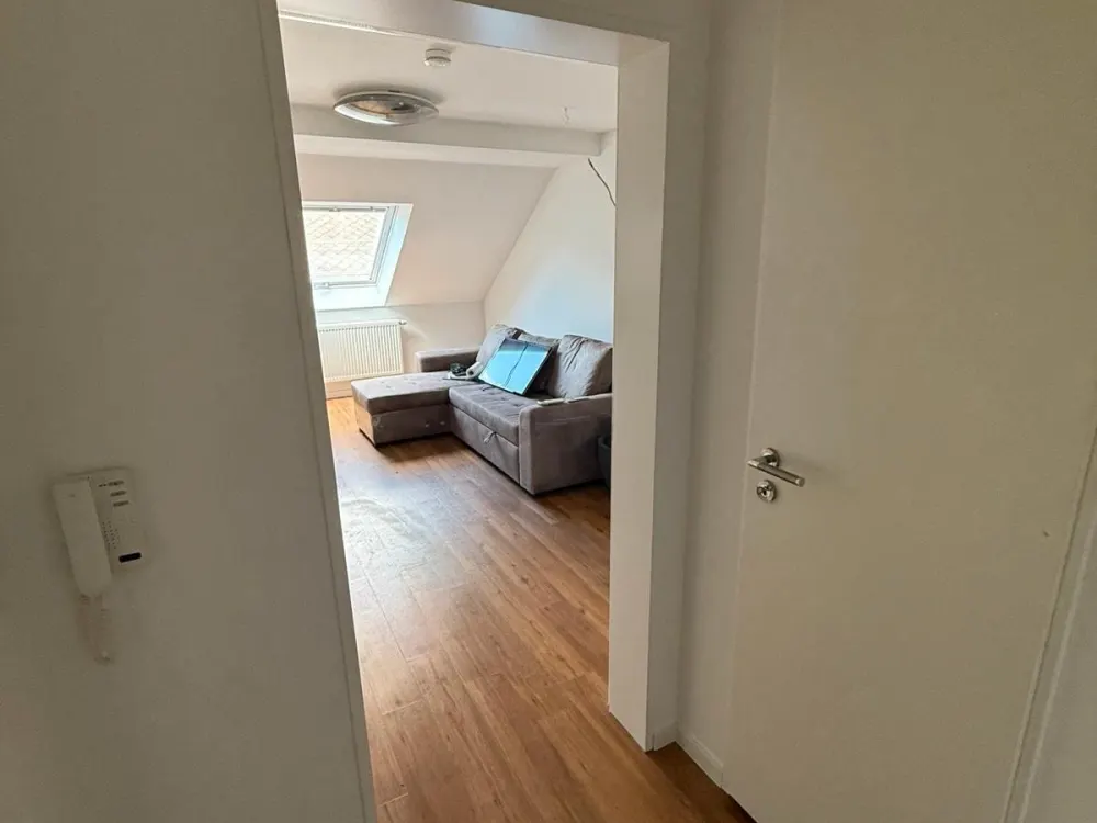 2 Zimmerwohnung DG mit Klimaanlage in 90762 Fürth