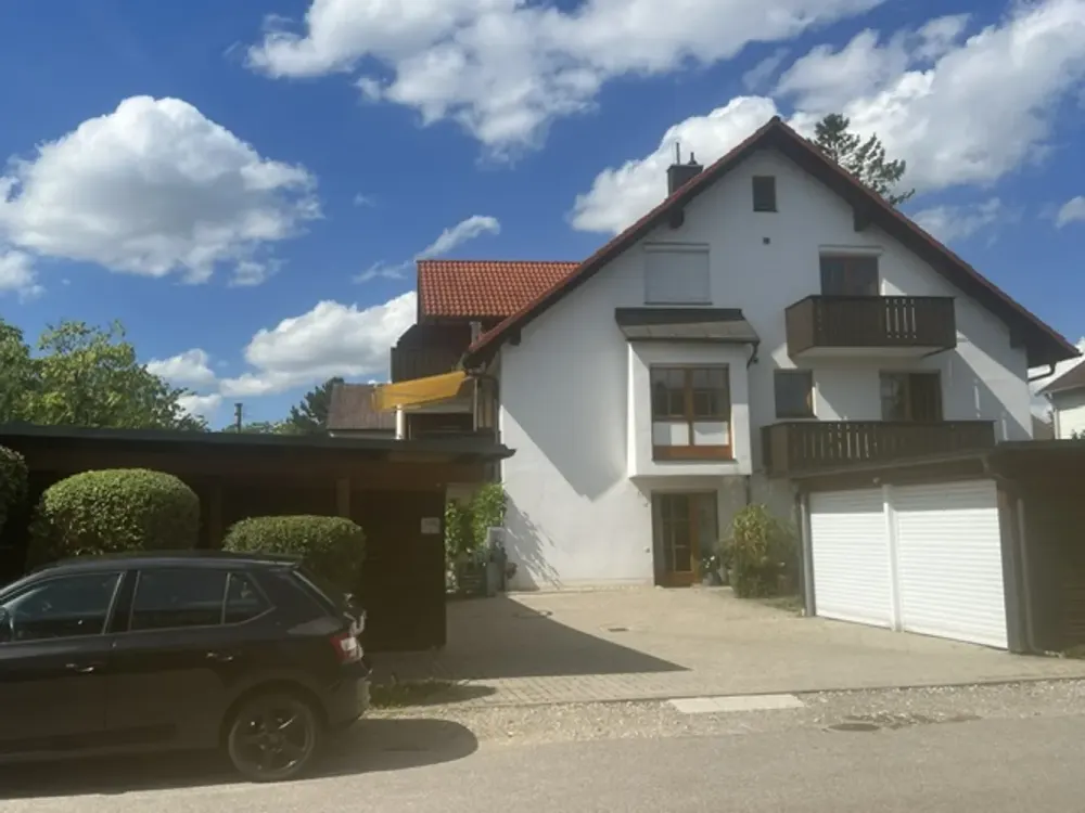 Gepflegte 3-Zimmer-Wohnung mit überdachtem Stellplatz