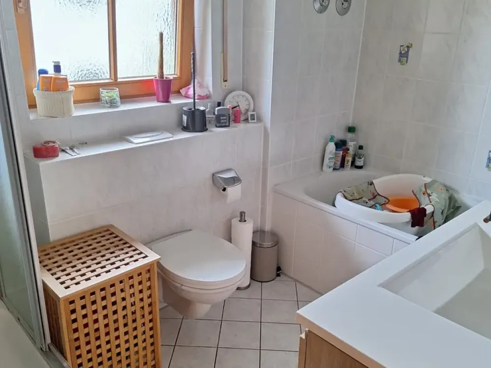 Gepflegte 3-Zimmer-Wohnung mit überdachtem Stellplatz
