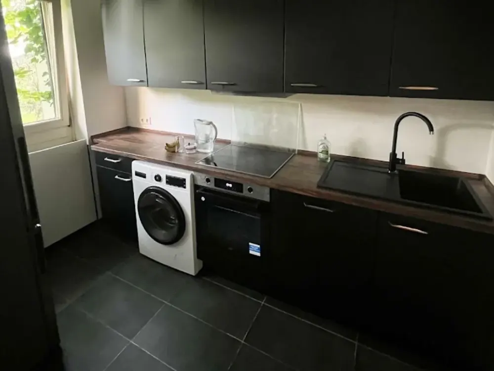 SMALL + FINE = YOURS! Modern Apartment + Loggia, Separate Kitchen, Bathroom with Tub, Elevator