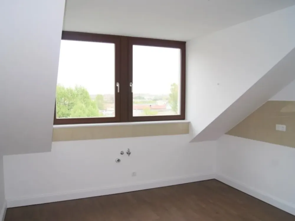 4,5 Zimmer auf 173 m² in Citylage + DG mit Lift + Parkett + Fußbodenheizung + Loggia + 2 Bäder