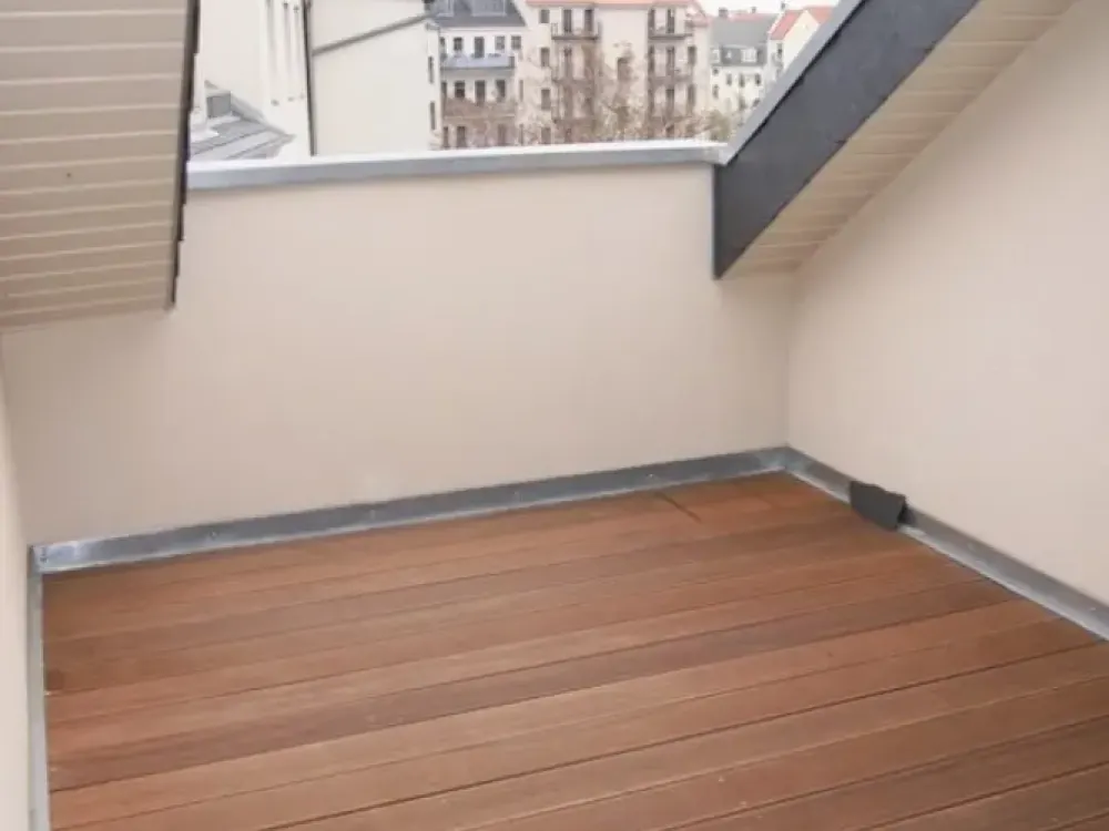 4,5 Zimmer auf 173 m² in Citylage + DG mit Lift + Parkett + Fußbodenheizung + Loggia + 2 Bäder