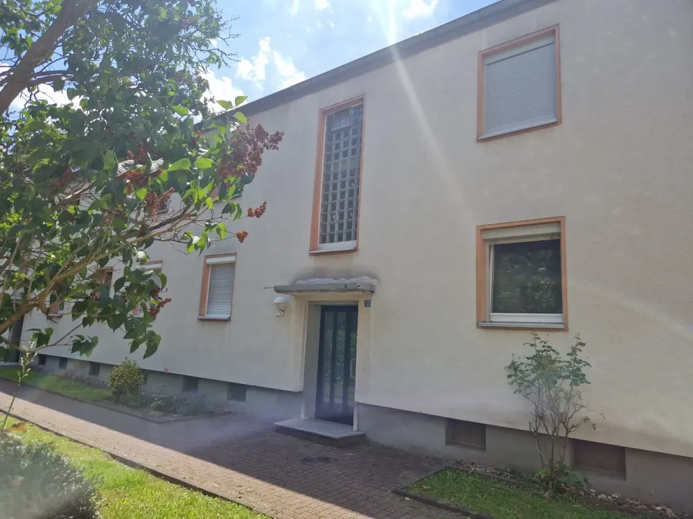 Diese umfangreich renovierte, barrierearme EG-Wohnung wartet auf SIE!