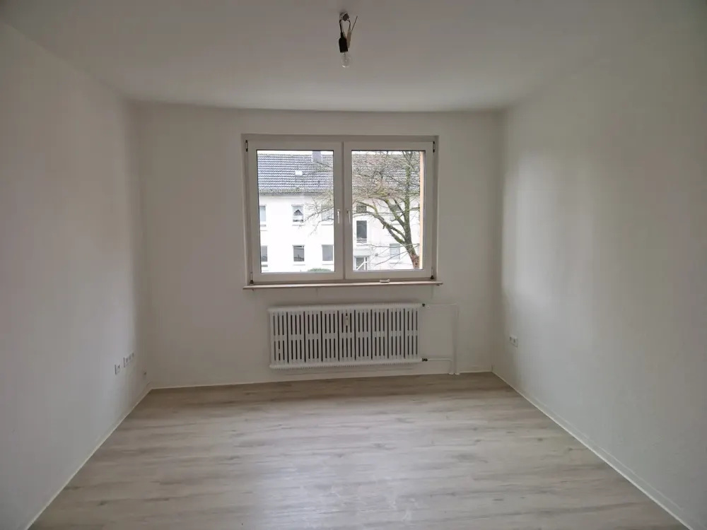 Diese umfangreich renovierte, barrierearme EG-Wohnung wartet auf SIE!