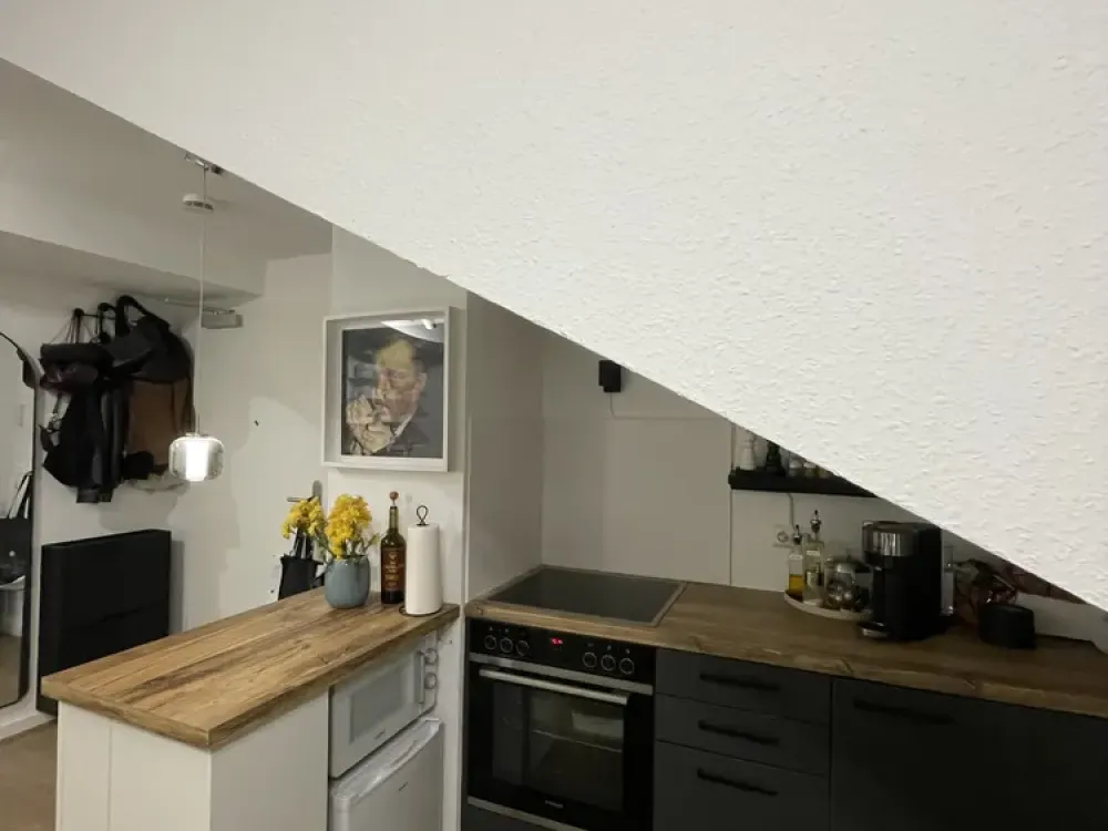 Living with Character: 1.5-Room Apartment in Stuttgart-West