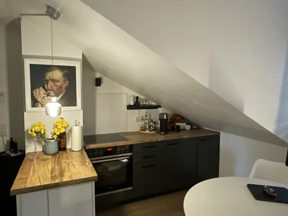 Living with Character: 1.5-Room Apartment in Stuttgart-West