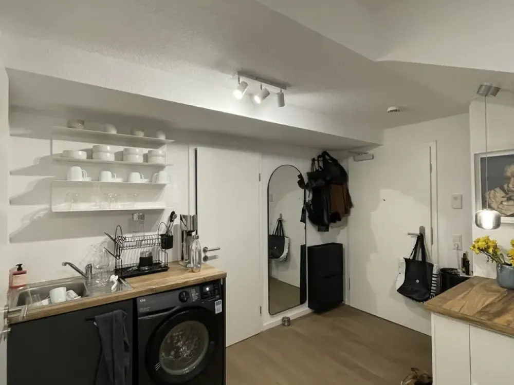 Living with Character: 1.5-Room Apartment in Stuttgart-West