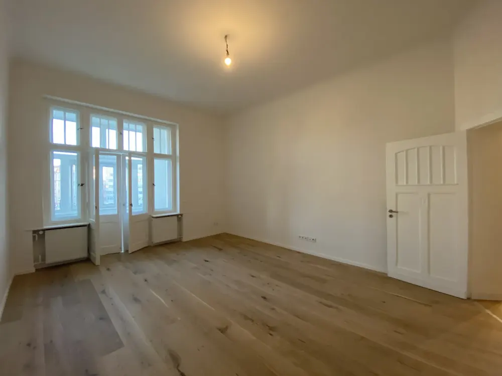 Sanierte Altbauwohnung mit Wintergarten