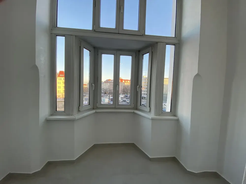 Sanierte Altbauwohnung mit Wintergarten