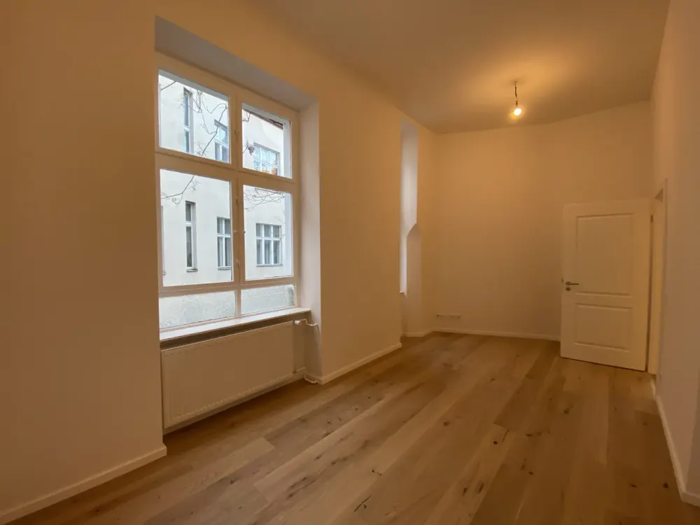 Sanierte Altbauwohnung mit Wintergarten