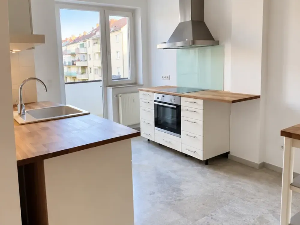 منزل بثلاث غرف ومساحة واسعة في وسط مدينة دوسلدورف