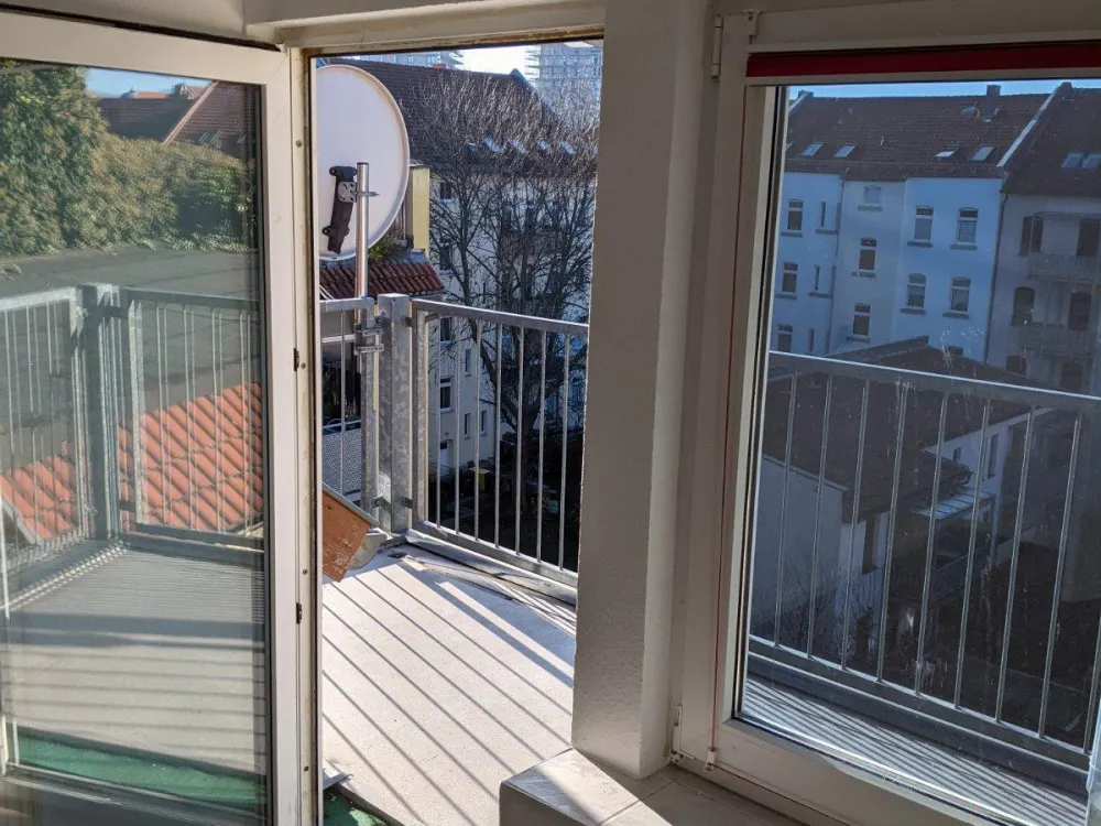 Large 4-Room Apartment, Renovated, Balcony & Old Town View from 1 Dec 26