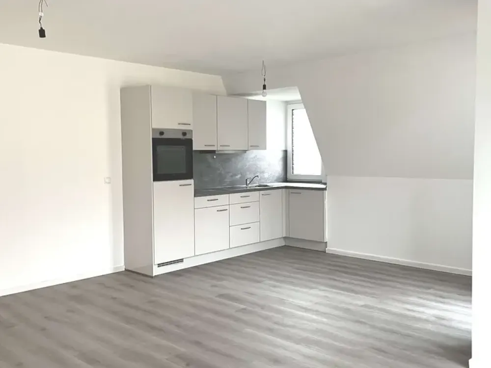 Tolle 2 Zimmer-Wohnung mit Balkon, Einbauküche wartet auf Sie!