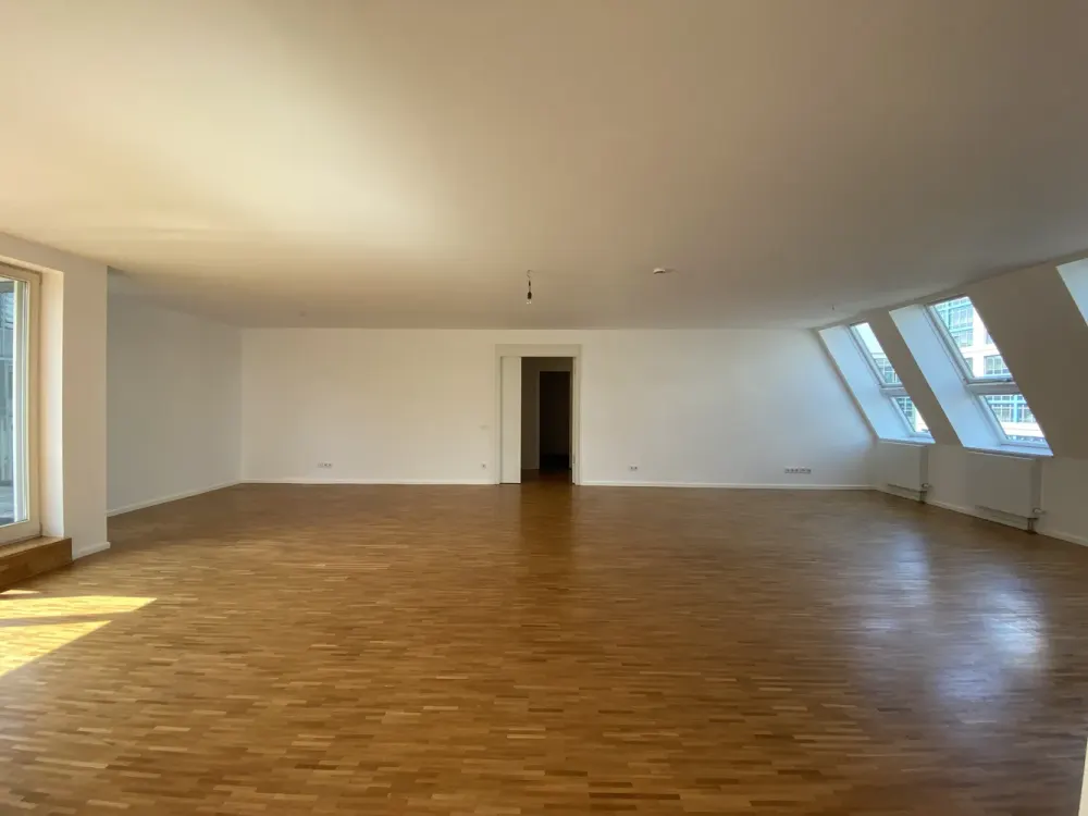 Exklusive großzügige 4-Raumwohnung mit Sauna / fußläufig zum Brandenburger Tor