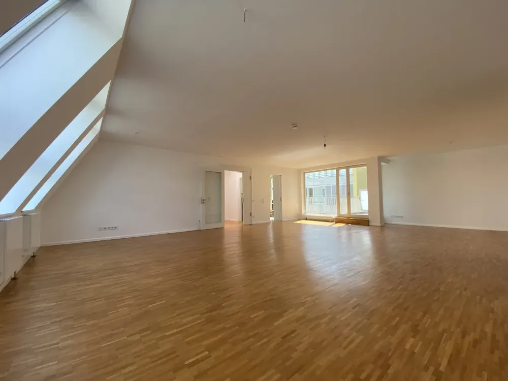 Exklusive großzügige 4-Raumwohnung mit Sauna / fußläufig zum Brandenburger Tor