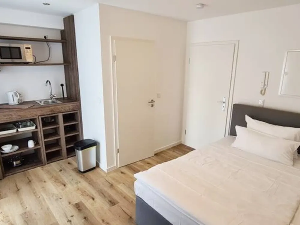 GRUNDform-Immobilien ! Lust zum Wohnen ? Komplett möbliert - gemütlich - Mitten im Geschehen !