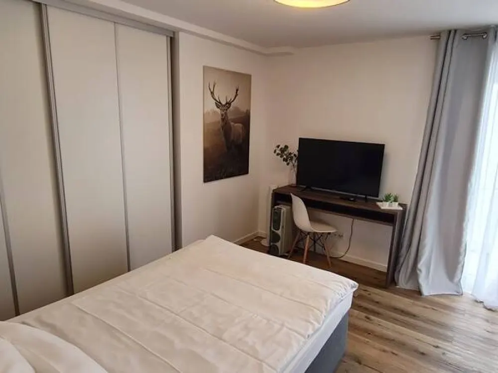 GRUNDform-Immobilien ! Lust zum Wohnen ? Komplett möbliert - gemütlich - Mitten im Geschehen !