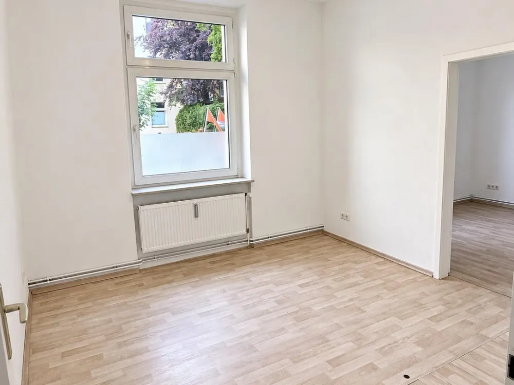 Helle 3-Zimmer-Wohnung im Erdgeschoss in gepflegtem MFH
