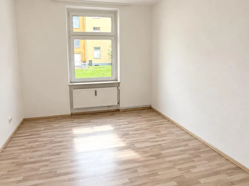 Helle 3-Zimmer-Wohnung im Erdgeschoss in gepflegtem MFH