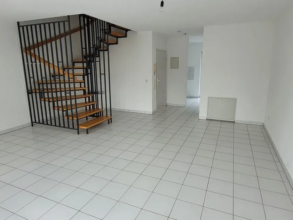 Geschmackvolle Penthouse-Maisonette-Wohnung mit zwei Zimmern und Galerie in Darmstadt