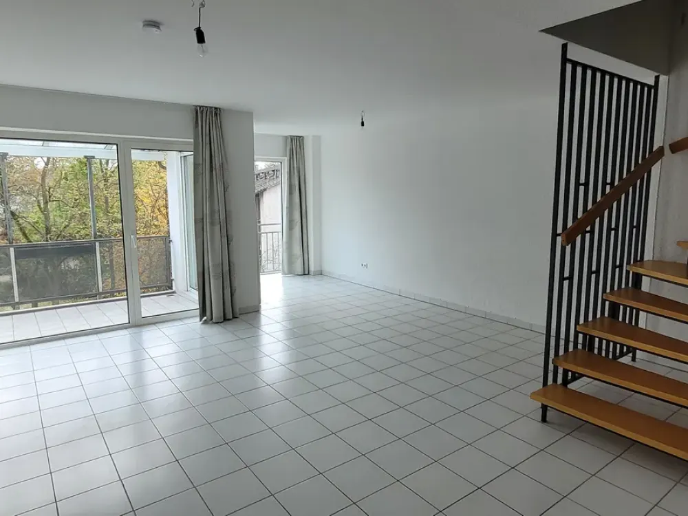 Geschmackvolle Penthouse-Maisonette-Wohnung mit zwei Zimmern und Galerie in Darmstadt