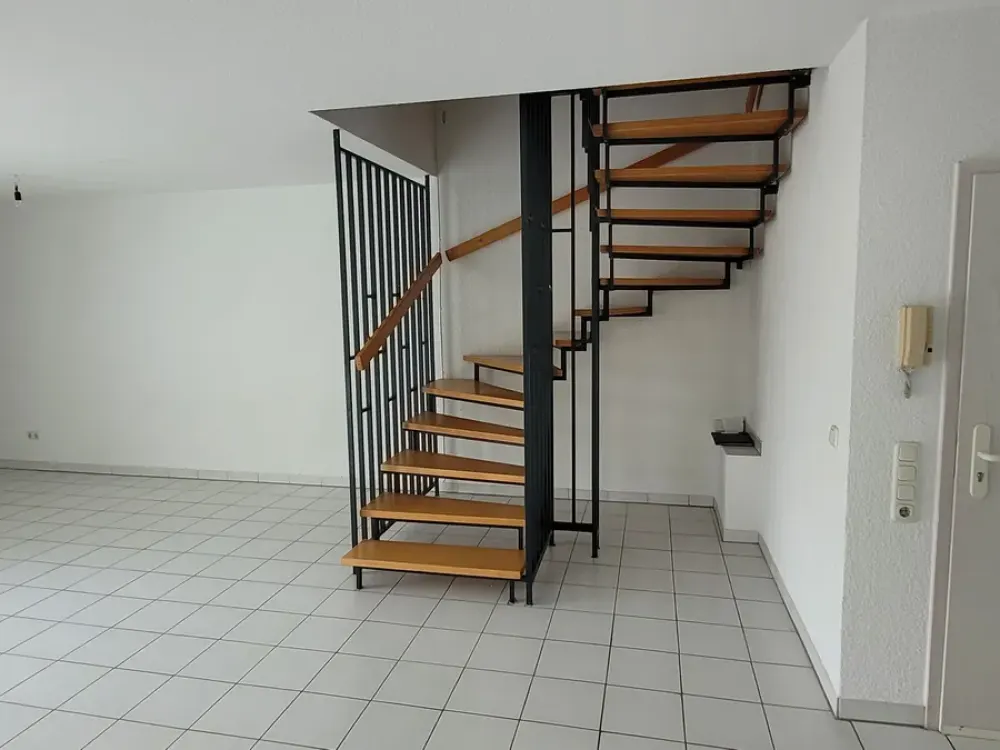 Geschmackvolle Penthouse-Maisonette-Wohnung mit zwei Zimmern und Galerie in Darmstadt